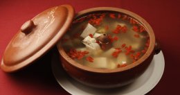 Steamed Chicken Soup in Caly Pot
